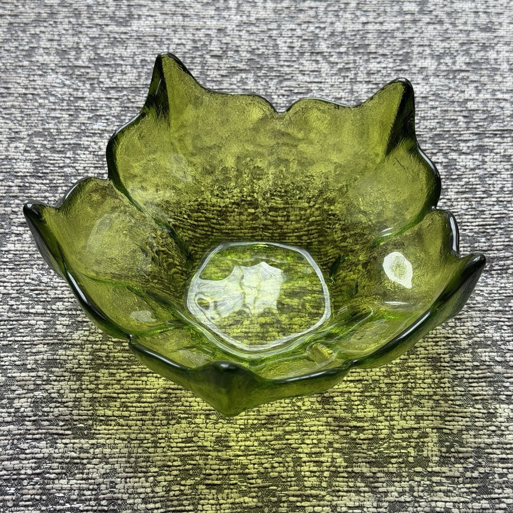 Vintage Viking Glass Green Lotus Bowl MCM 5 Point Petal Textured Art‎ Glass 6"